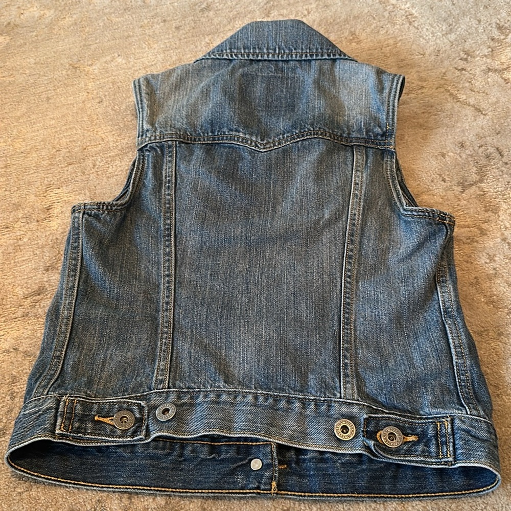 LEVI STRAUSS WOMANS JEAN VEST SIZE S / P - Picture 7 of 10